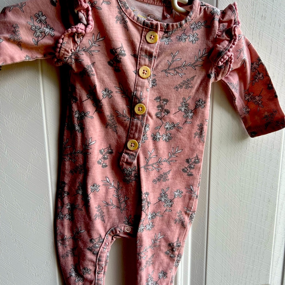 used pink outfit 0-3 months girls jamie's